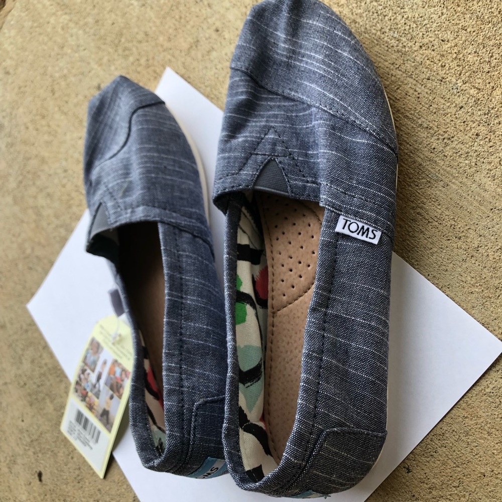 Toms NWT classic chambray